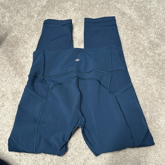 Lululemon women’s size 4 Pace Rival High Rise Crop Leggings 22” - Picture 4 of 4